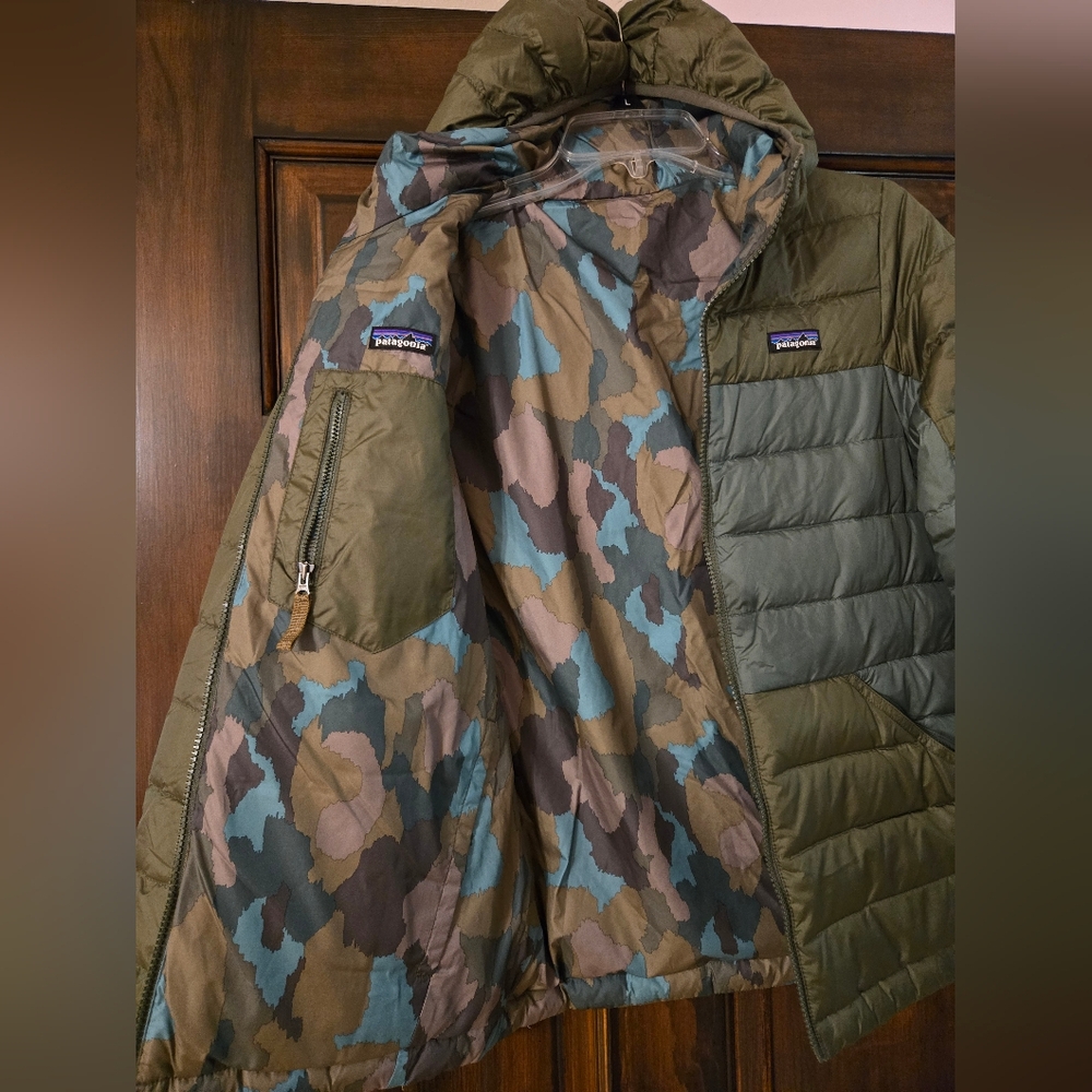 Patagonia Youth Olive Puffer Jacket, Sz M, Two Sided - Picture 4 of 10